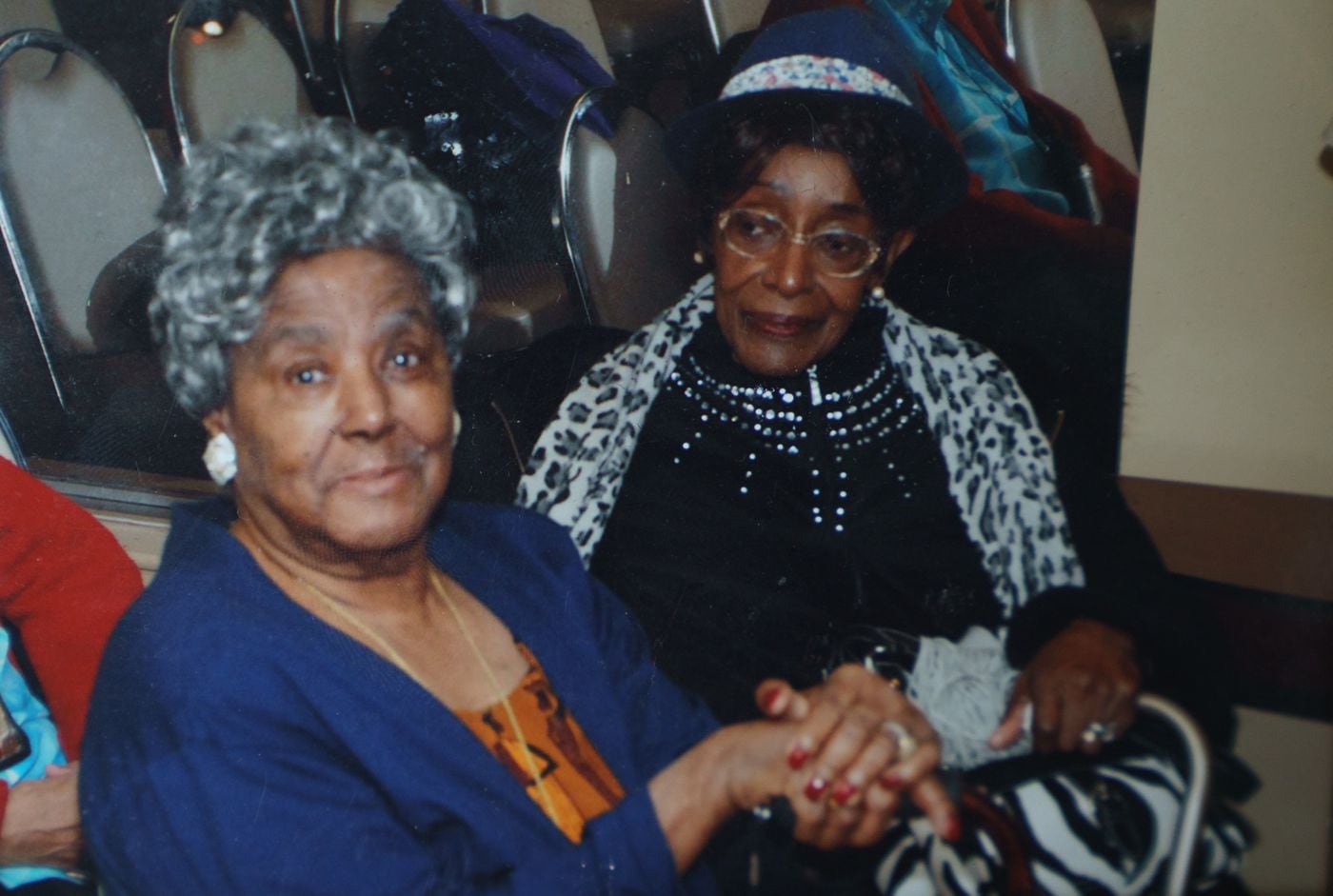 Dorothy Beam (left) and Margaret Davis, Dorothy's younger sister.