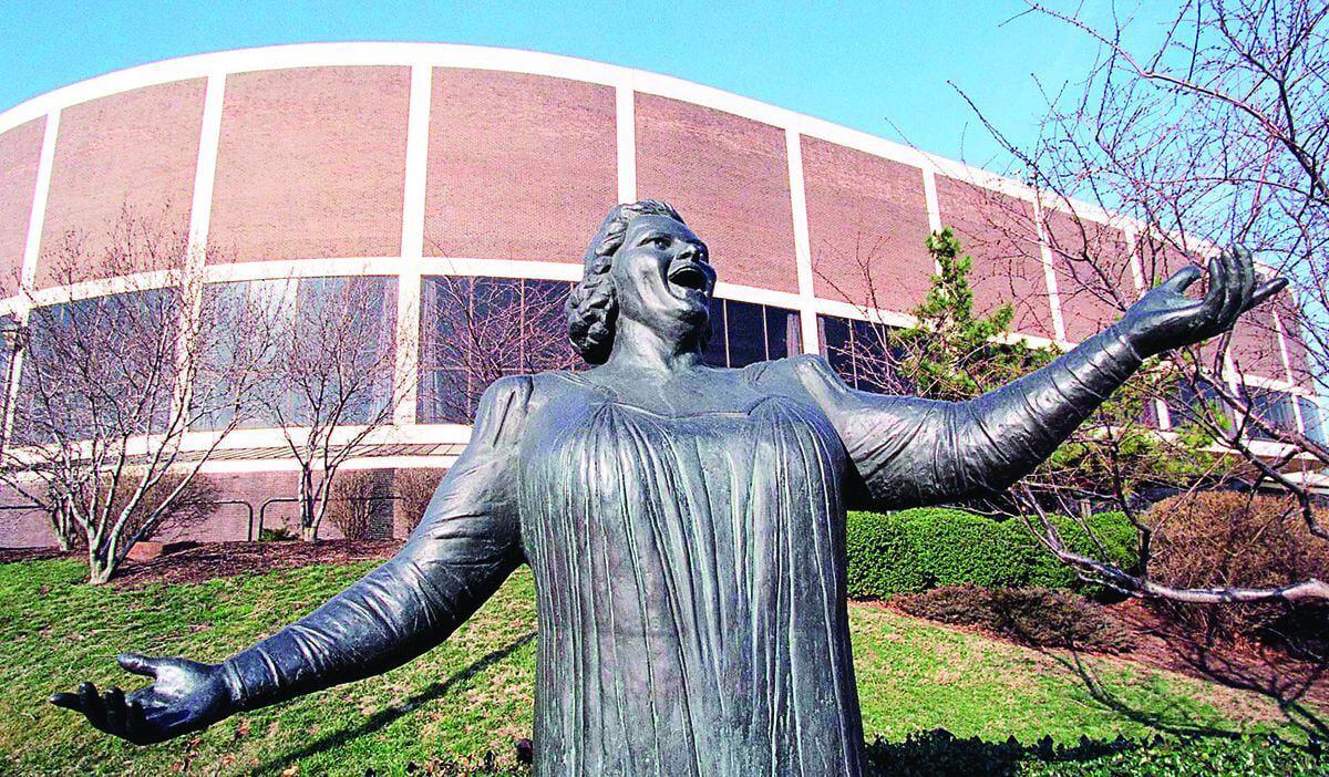 'Knee-jerk reaction' put Flyers in a corner, triggering removal of Kate Smith statue, former club VP says - Philly.com