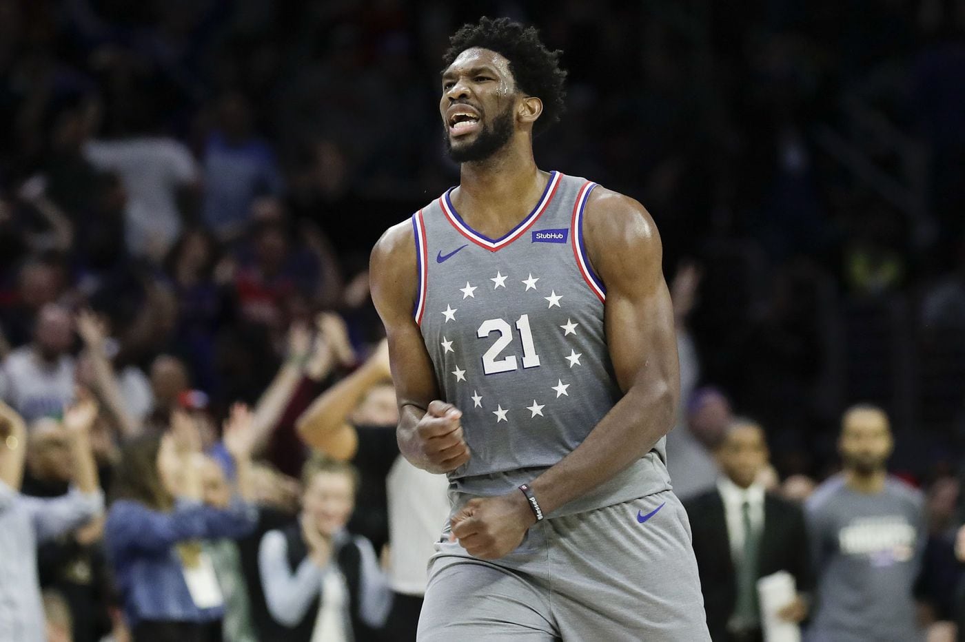 Joel Embiid leads Sixers over Hornets in overtime with 42 points1400 x 932